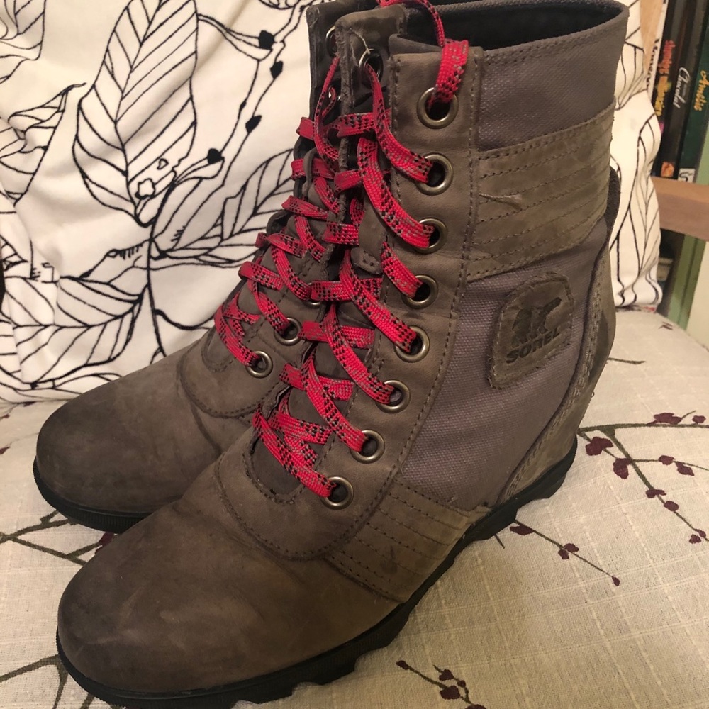 Sorel Lexie size 9